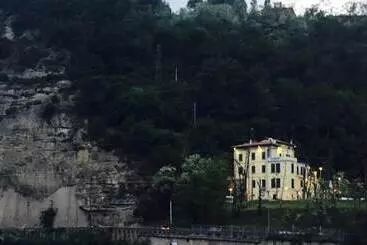 Hostelli Villa Del Sasso