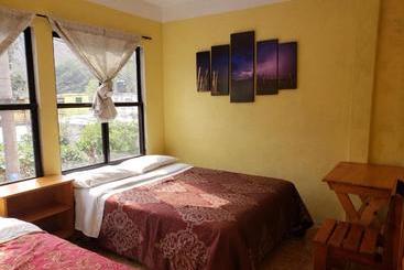 هتل Hospedaje D' Reyes