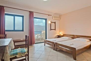 Apartamentos turísticos Gorgona Blue Studiο