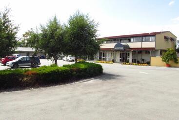 Motel Blenheim Road Motor Lodge