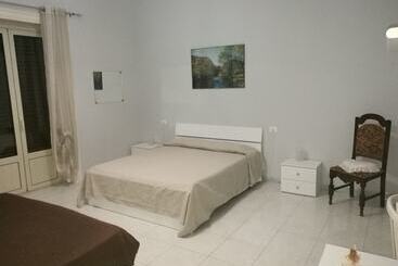 פנסיון Stazione Di Palermo Affitti