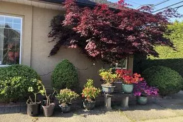 Aamiaismajoitus (B&B) Charming Family