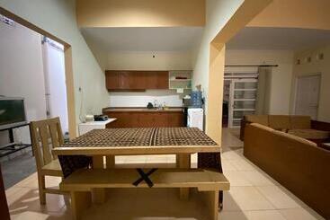 Panzió Omah Inap D24 Syariah Near Universitas Aisyiah Yogyakarta Mitra Reddoorz