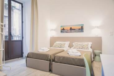 تختخواب و صبحانه Fladi House Catania