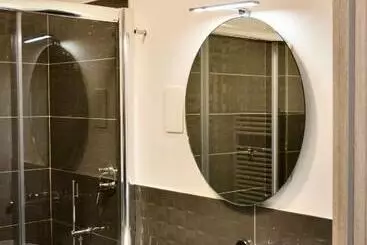 簡易ホテル Du Parc