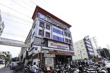 בית מלון כפרי Athidi Grand Hyderabad By Oyo Rooms