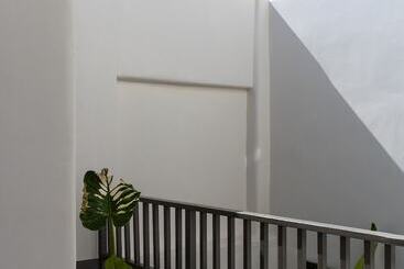 پانسیون Sandom