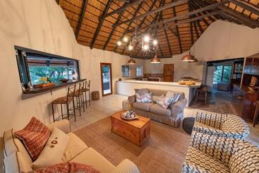 Hotel Nyala Safari Lodge