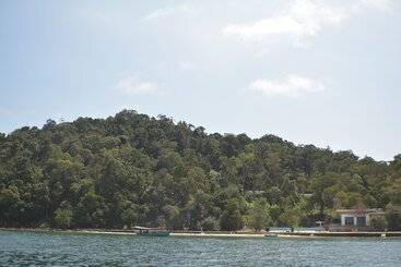 Hotel Pearl Beach Resort & Spa