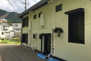 Apartaments turístics Nozawa Onsen Basecamp