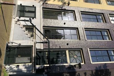 تختخواب و صبحانه Milkhouse Luxury Stay Amsterdam