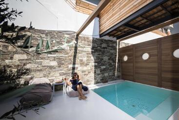 Natura Luxury Boutique Hotel Skopelos