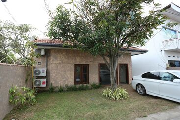 酒店 Boots Travelers Lodge