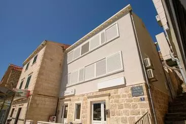 Majatalo Ora Luxury Rooms