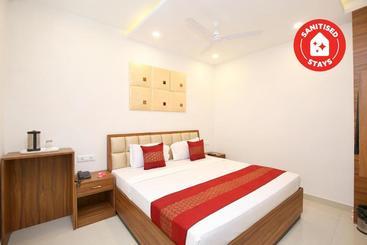 هتل Pearl Wood By Oyo Rooms