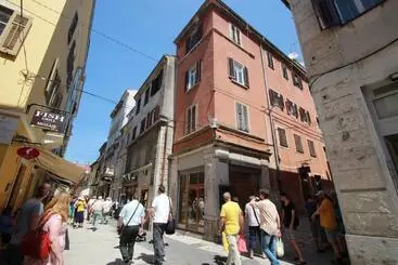 Apartamento Top Center Rooms & Studio