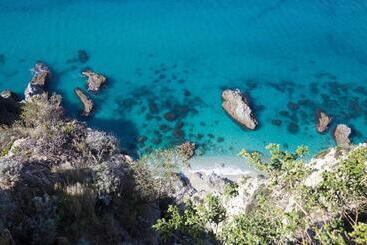 مسافرخانه Calabrisella