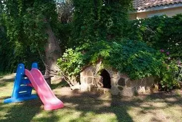 هتل Zarkadis Beach Apartments