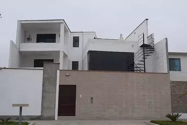 ペンション Posada Akutiki