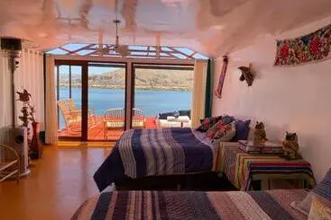 ホテル Uros Titikaka The Best Lodge