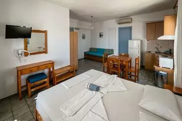 Pensjonat Agnadi Syros Beachfront Studios & Rooms