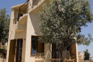 آپارتمانهای توریستها Poikilma Alonissos Villas