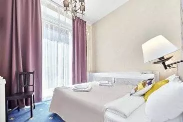 Hotelli Seven Bridges