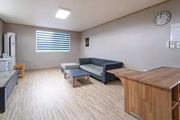 Seogwipo Haemil Dokchae Pension