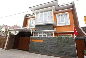 Hotelli Reddoorz @ Condong Catur 3