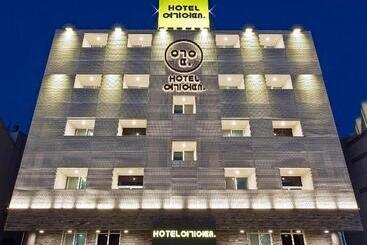 Hotell Yeogiuhtte Gangneung Gyeongpo