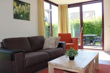 فندق Vakantiepark Hof Van Zeeland