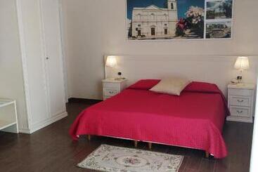 Domus Al Corso Con Servizio B&b