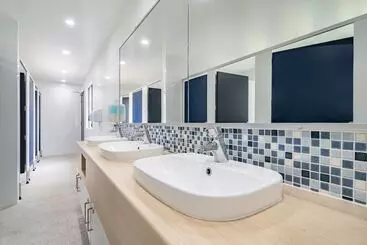 Talo Tasman Holiday Parks   Fisherman S Beach