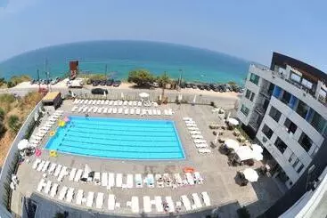 Le Six Hotel And Resort