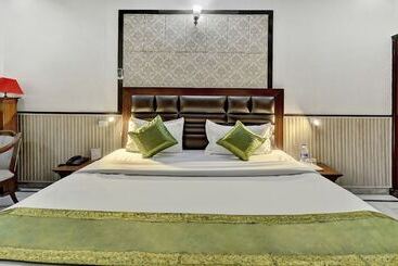 Treebo Trend Hotel C Inn