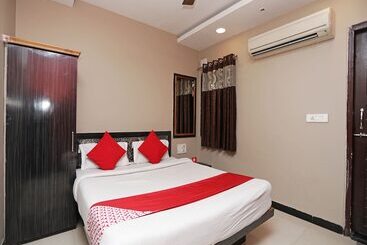 فندق Neeraj By Oyo Rooms