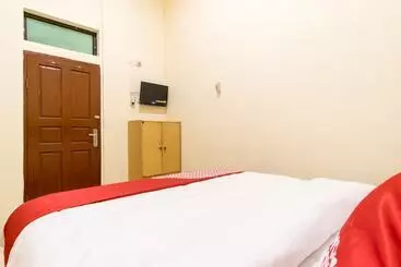 Hotel Penginapan Nia Mandiri Syariah By Oyo Rooms