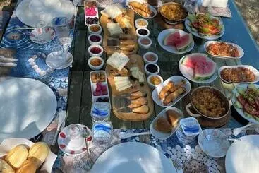 Elyada Otel Ve Bağ Evi