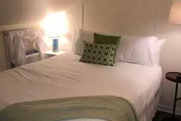 Hus Ocean Glass Inn