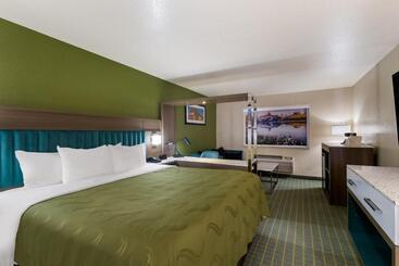 هتل Quality Inn Alpine