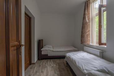 住宿加早餐  Pavilon Panzió étterem és Pizzéria