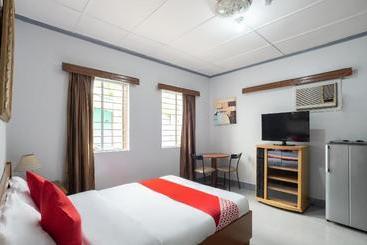 Hotel Little Falls Tagaytay