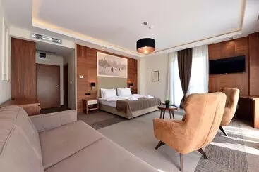Otel Lazaro