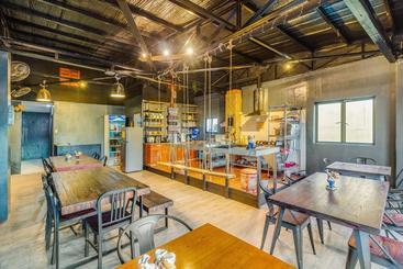 Hotell Reddoorz Near The Persimmon