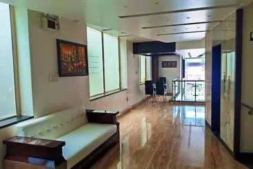 ホテル Surya International