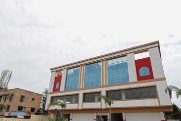 هتل Fab Khatti Imly