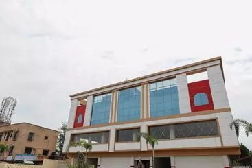 هتل Fab Khatti Imly