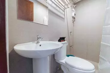 ホテル Reddoorz Near Center Point Plaza Matina Davao