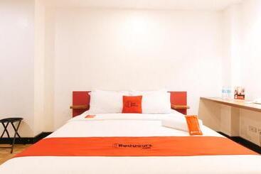 Reddoorz Plus At Mm Hotel Las Pinas Former Reddoorz Plus Near Bamboo Organ