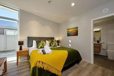 Shearwater Apartments